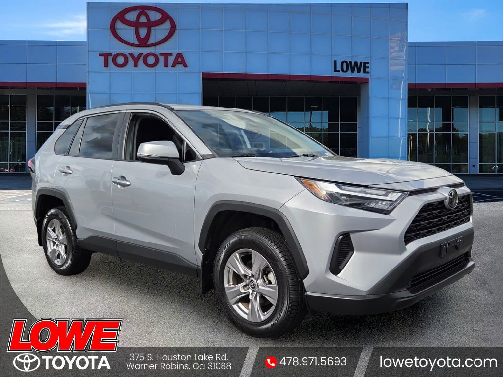 Certified 2022 Toyota RAV4 XLE FWD image 1