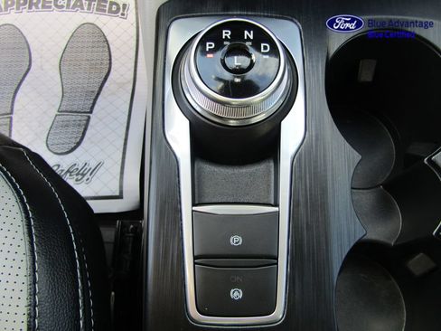 Certified 2025 Ford Escape Platinum w/ Premium Technology Package AWD/4WD image 31