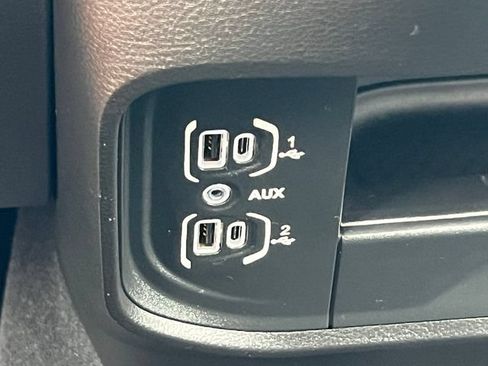 Used 2025 RAM 2500 Big Horn AWD/4WD image 33