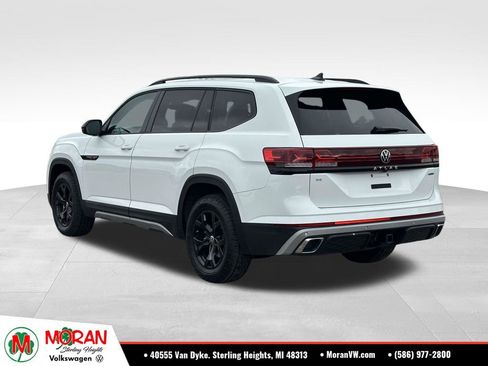 Certified 2025 Volkswagen Atlas Peak Edition SE AWD/4WD image 3
