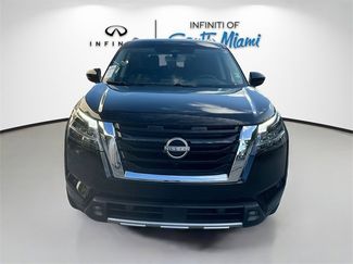 Used 2024 Nissan Pathfinder Platinum w/ Cargo Package video 2