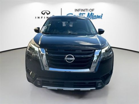 Used 2024 Nissan Pathfinder Platinum w/ Cargo Package image 2