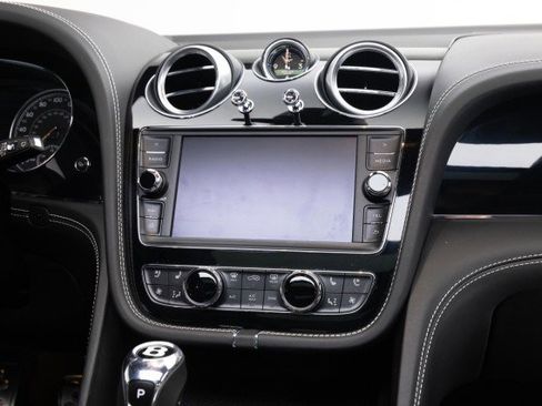 Used 2017 Bentley Bentayga W12 image 26