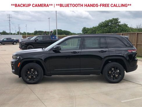 New 2025 Jeep Grand Cherokee Altitude image 5