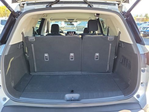 New 2025 Nissan Pathfinder SV w/ Black Appearance Package image 14