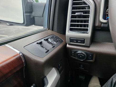 Used 2015 Ford F150 King Ranch w/ Equipment Group 601A Luxury AWD/4WD image 19