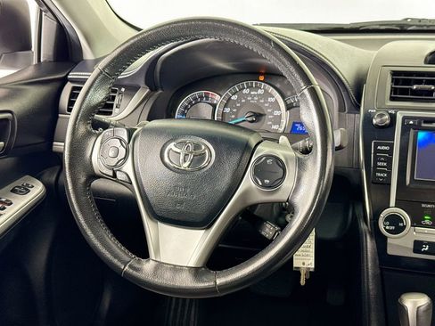 Used 2013 Toyota Camry image 21