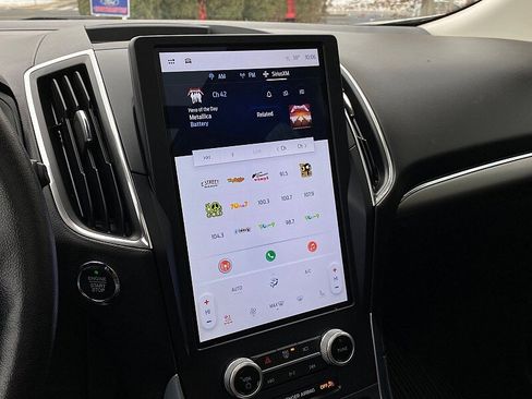 Used 2022 Ford Edge Titanium w/ Cargo Accessory Package image 43