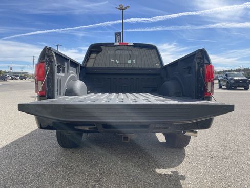 Used 2018 Ford F150 Lariat w/ Equipment Group 502A Luxury AWD/4WD image 9
