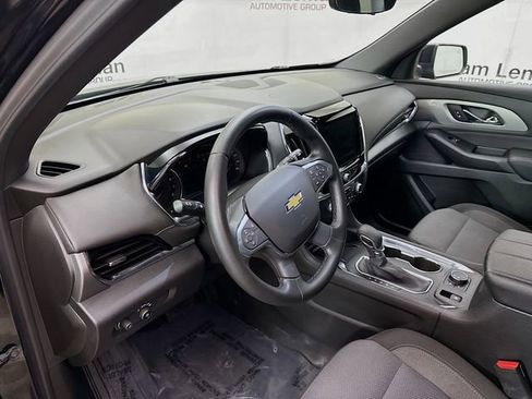Used 2023 Chevrolet Traverse LT image 10