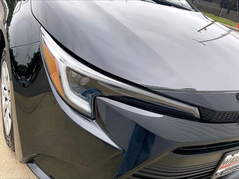 Used 2024 Toyota Corolla LE FWD image 32