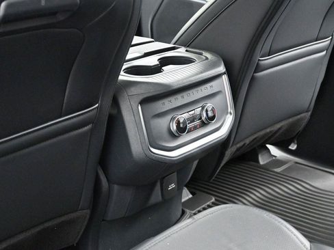 Used 2025 Ford Expedition Platinum w/ Stealth Performance Package AWD/4WD image 41