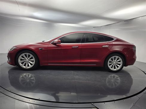 Used 2017 Tesla Model S AWD image 2
