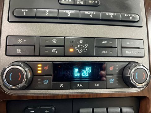 Used 2011 Ford F350 Lariat w/ Lariat Interior Pkg image 10