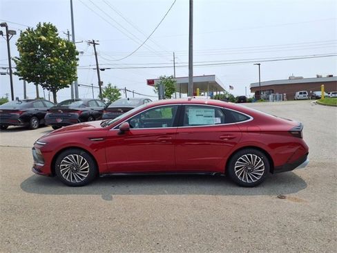 New 2025 Hyundai Sonata SEL image 2