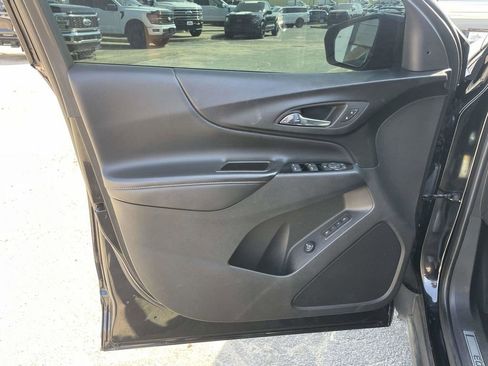 Used 2023 Chevrolet Equinox Premier image 15