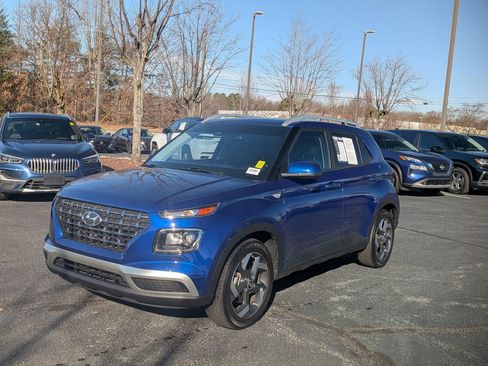 Used 2024 Hyundai Venue SEL image 5