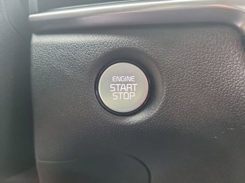 New 2026 Kia Sorento S w/ S Panoramic Sunroof Package image 32