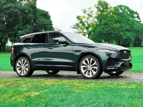 Used 2017 Jaguar F-PACE S AWD/4WD image 2