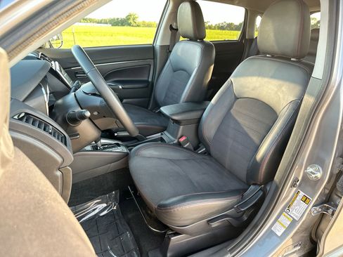 Used 2024 Mitsubishi Outlander Sport SE image 11