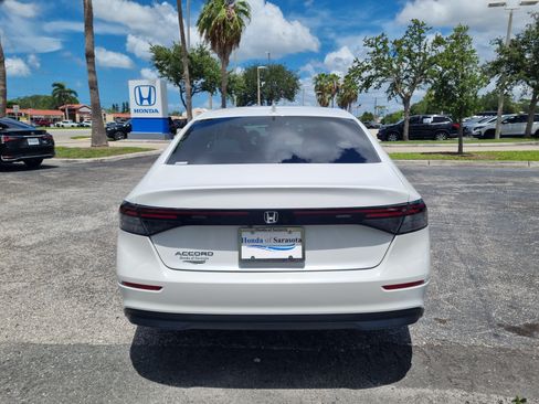 Used 2023 Honda Accord EX image 6