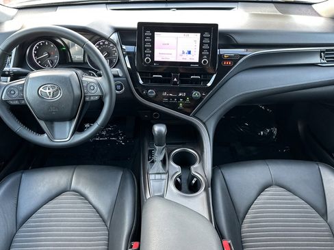 Certified 2022 Toyota Camry SE image 12