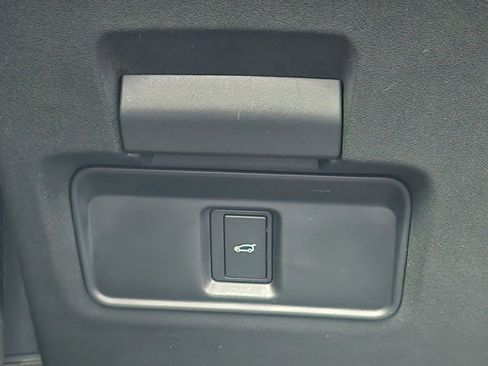 Certified 2025 Land Rover Range Rover Evoque S image 22