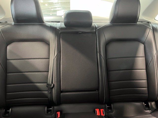 Used 2024 Volkswagen Jetta SE FWD image 12