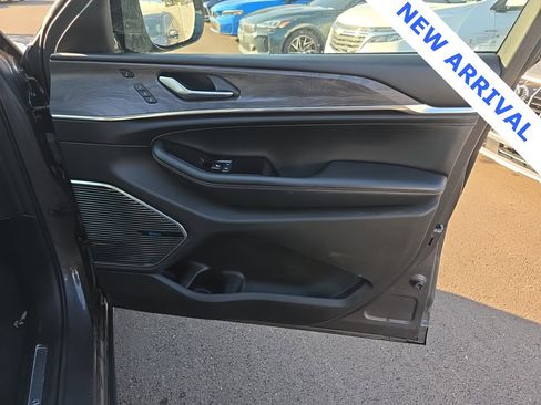 Used 2021 Jeep Grand Cherokee L Overland w/ Luxury Tech Group IV image 55