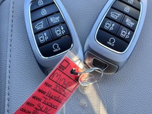 Used 2023 Hyundai Tucson Limited image 11