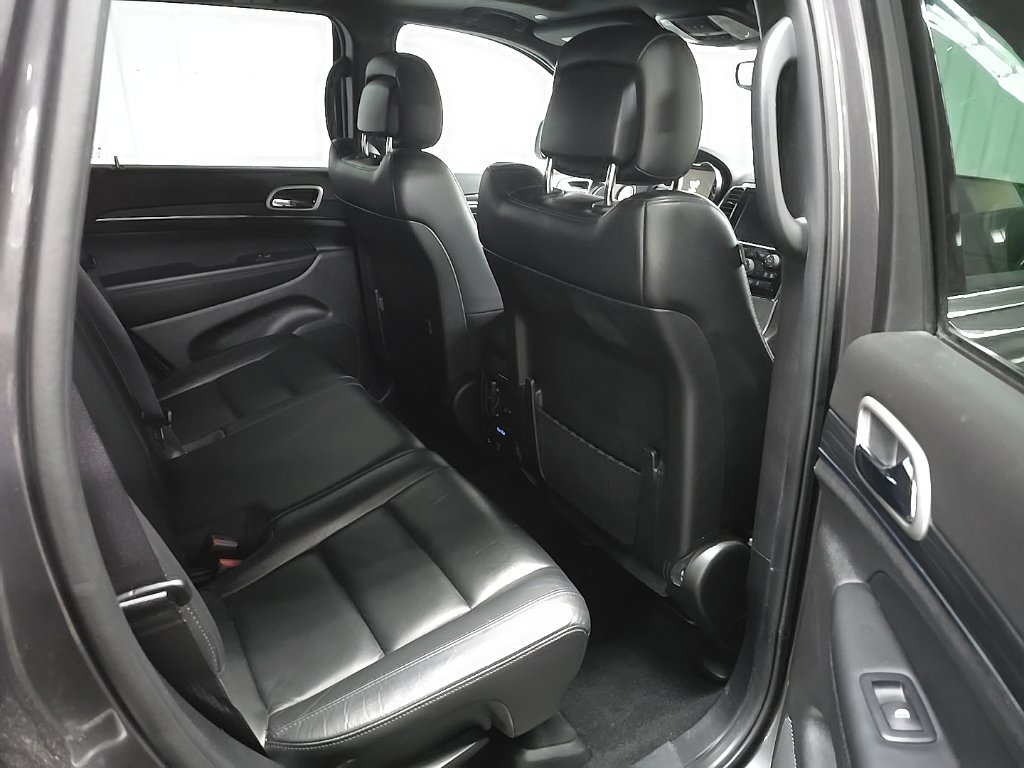 Used 2020 Jeep Grand Cherokee Limited AWD/4WD image 18