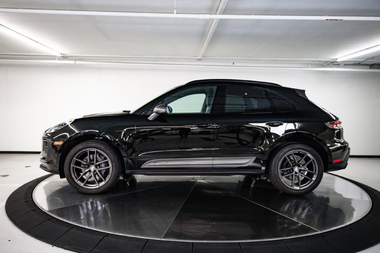Certified 2023 Porsche Macan Turbo AWD/4WD image 2
