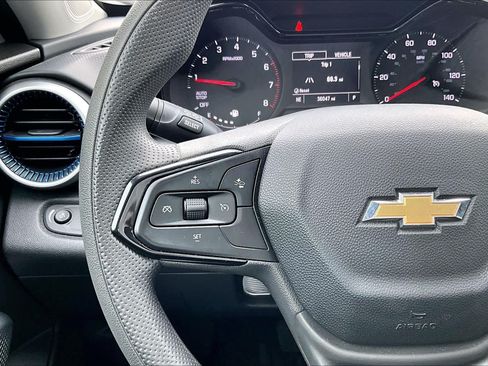 Used 2025 Chevrolet Trax LS w/ LS Convenience Package FWD image 23