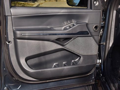 New 2025 Lincoln Navigator Reserve w/ Jet Appearance Package image 45