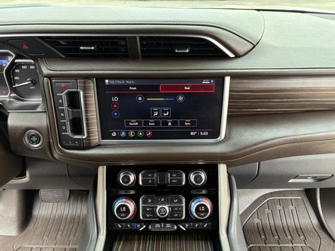 Used 2021 GMC Yukon Denali w/ Denali Premium Package AWD/4WD image 26