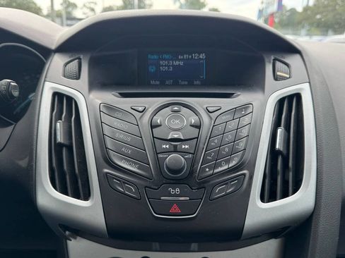 Used 2012 Ford Focus SE FWD image 22