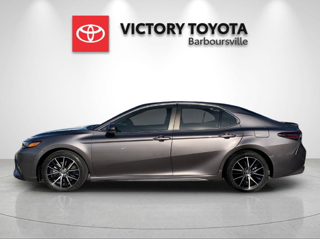 Used 2021 Toyota Camry SE w/ Cold Weather Package FWD image 2
