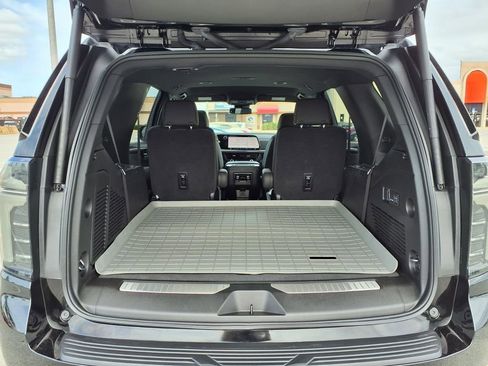 Used 2025 Chevrolet Tahoe Premier AWD/4WD image 19
