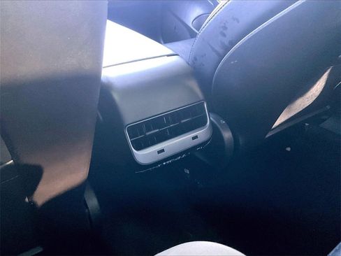 Used 2020 Tesla Model 3 Standard Range image 29