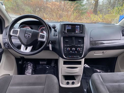 Used 2017 Dodge Grand Caravan SE w/ Power Window Group image 12