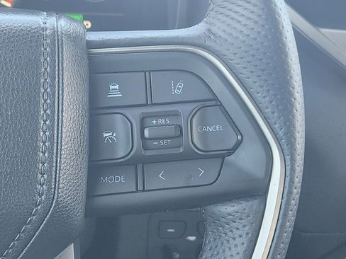 Used 2025 Toyota Tundra Limited AWD/4WD image 34