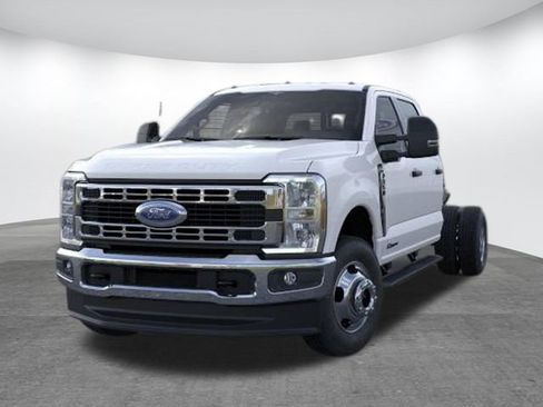 New 2026 Ford F350 4x4 Crew Cab DRW Super Duty image 2