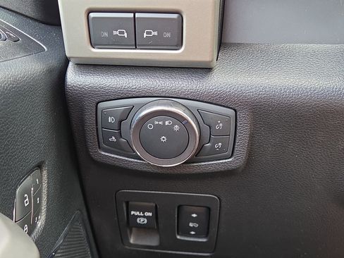 Used 2019 Ford F150 Lariat w/ Equipment Group 502A Luxury image 28