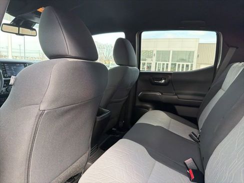 Certified 2022 Toyota Tacoma TRD Sport image 36