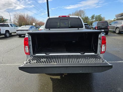 Used 2015 Nissan Frontier SV image 7