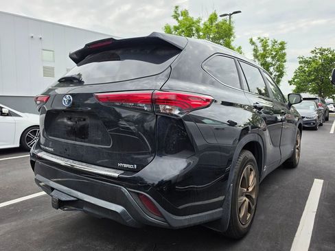 Used 2023 Toyota Highlander Bronze Edition AWD/4WD image 6