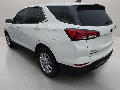Used 2024 Chevrolet Equinox LT image 2