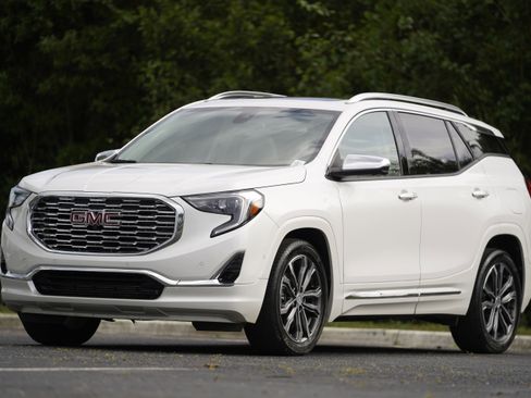 Used 2021 GMC Terrain Denali w/ Denali Premium Package image 39