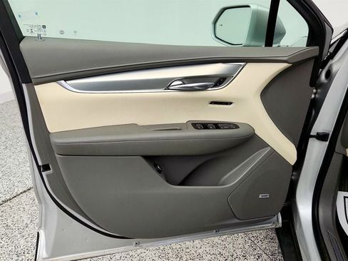 Used 2019 Cadillac XT5 Luxury FWD image 11