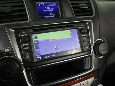 Used 2013 Toyota Highlander Limited image 37